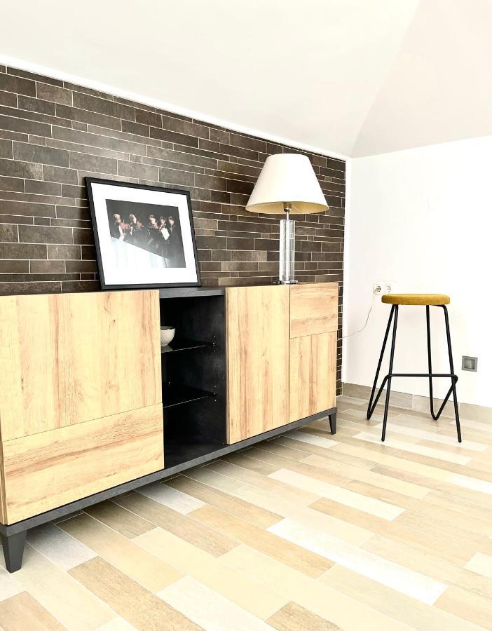 Sky - Beautiful Rooftop Apartment With Shared Pool Split Kültér fotó
