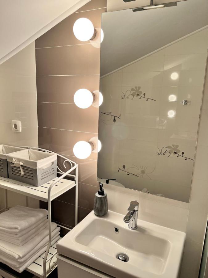Sky - Beautiful Rooftop Apartment With Shared Pool Split Kültér fotó