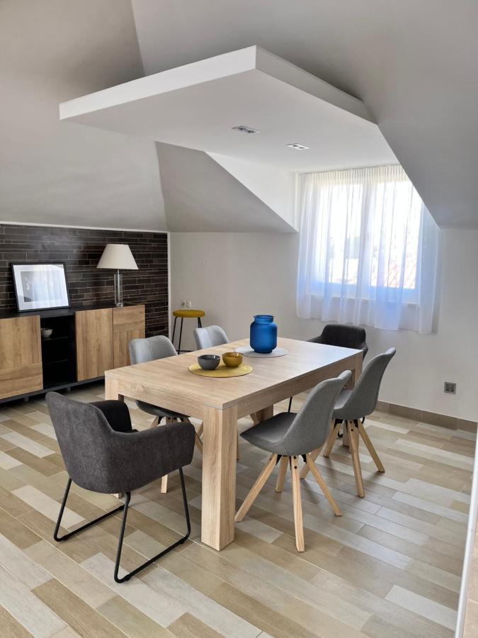Sky - Beautiful Rooftop Apartment With Shared Pool Split Kültér fotó