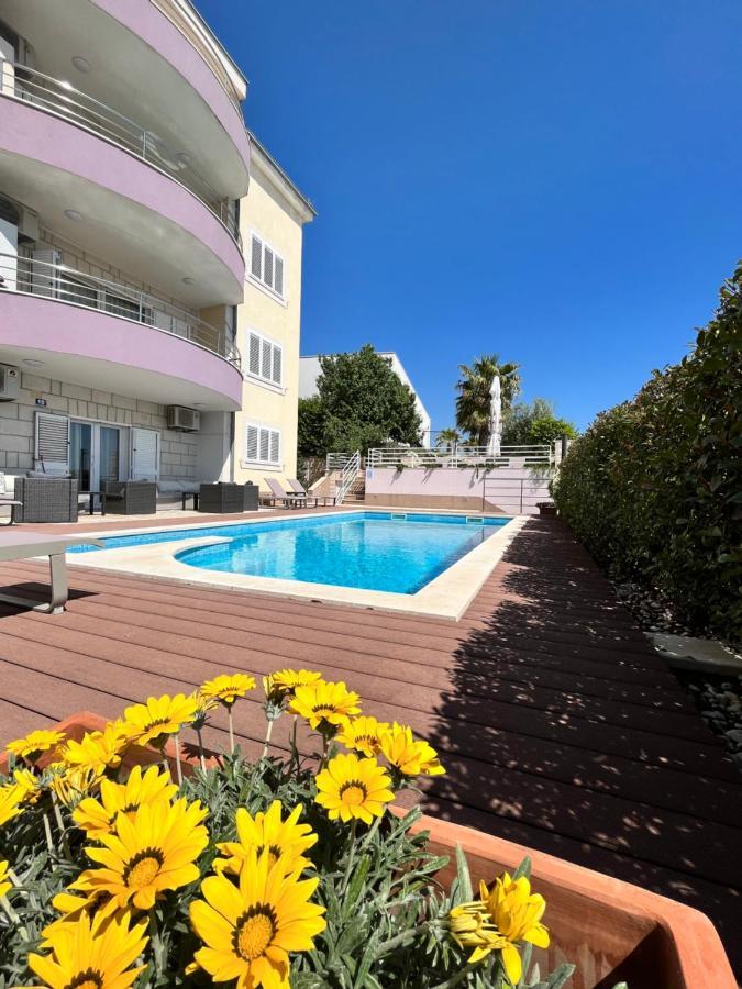 Sky - Beautiful Rooftop Apartment With Shared Pool Split Kültér fotó