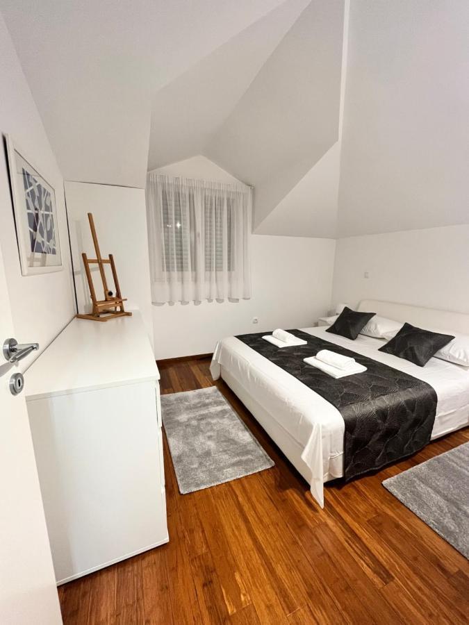 Sky - Beautiful Rooftop Apartment With Shared Pool Split Kültér fotó